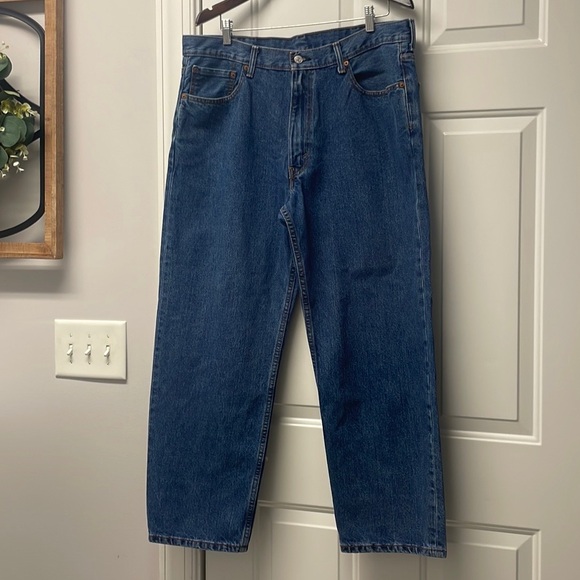 Mens.Levi’s 550 Relaxed fit jeans, 38x29 - Picture 2 of 4